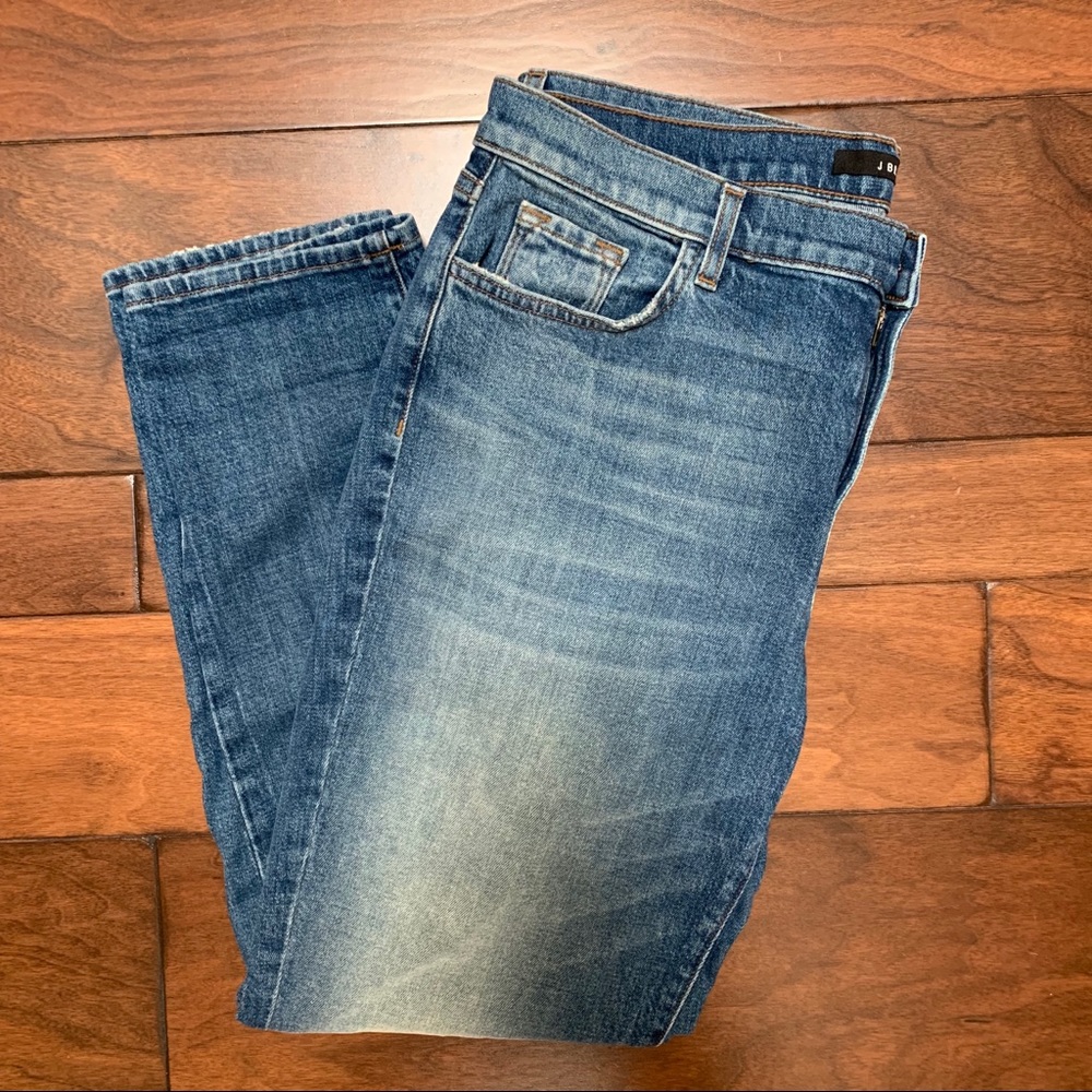 NWOT Like new J Brand Cropped Ellis Jeans Size 31